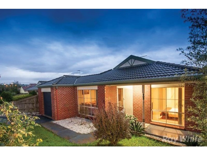 10 Sallybrook Circuit, Narre Warren VIC 3805