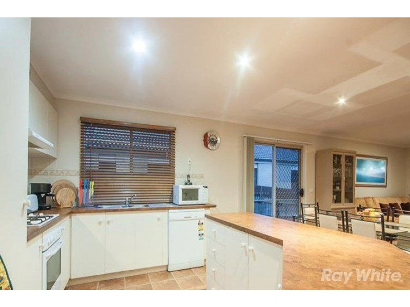 10 Sallybrook Circuit, Narre Warren VIC 3805