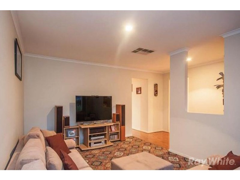 10 Sallybrook Circuit, Narre Warren VIC 3805