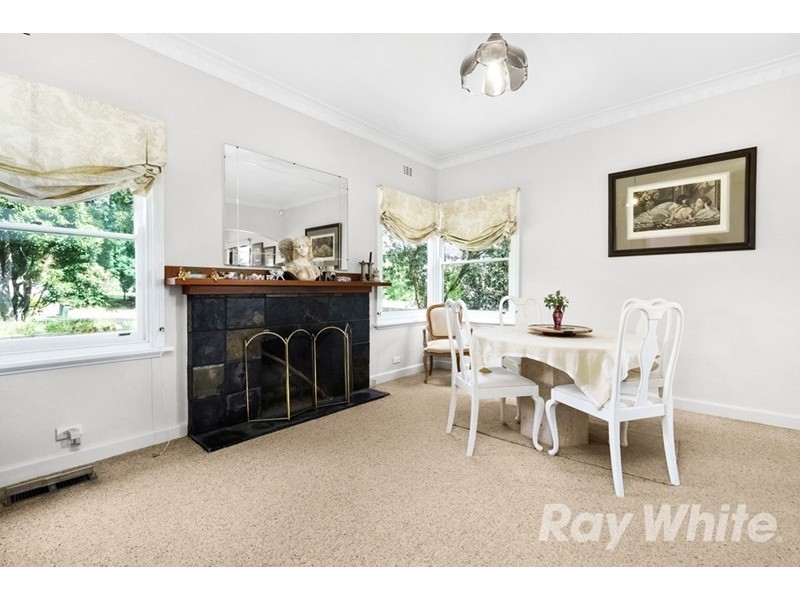 2 Durward Avenue, Glen Waverley VIC 3150