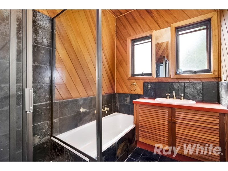 2 Durward Avenue, Glen Waverley VIC 3150