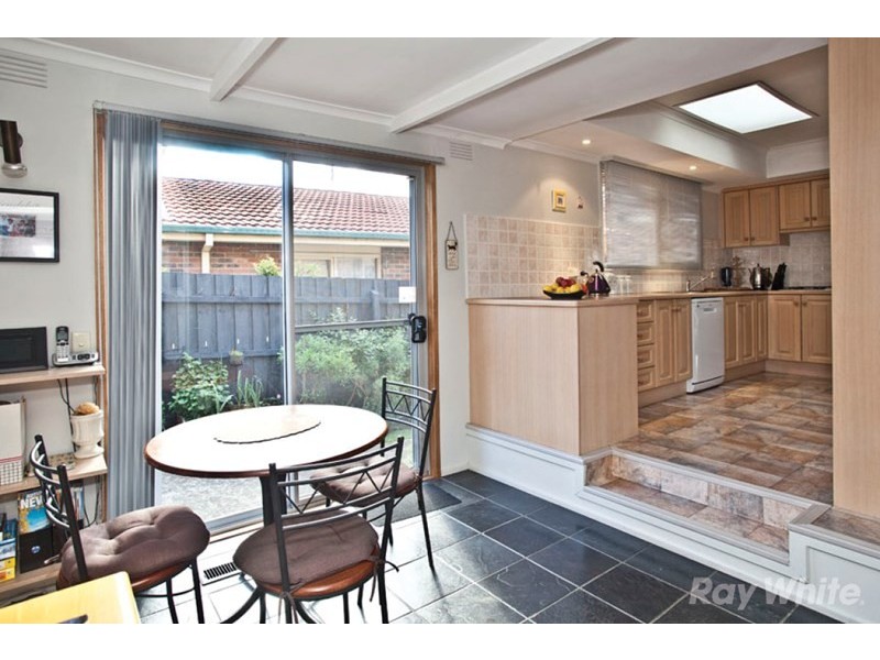 10 Newton Grove, Glen Waverley VIC 3150