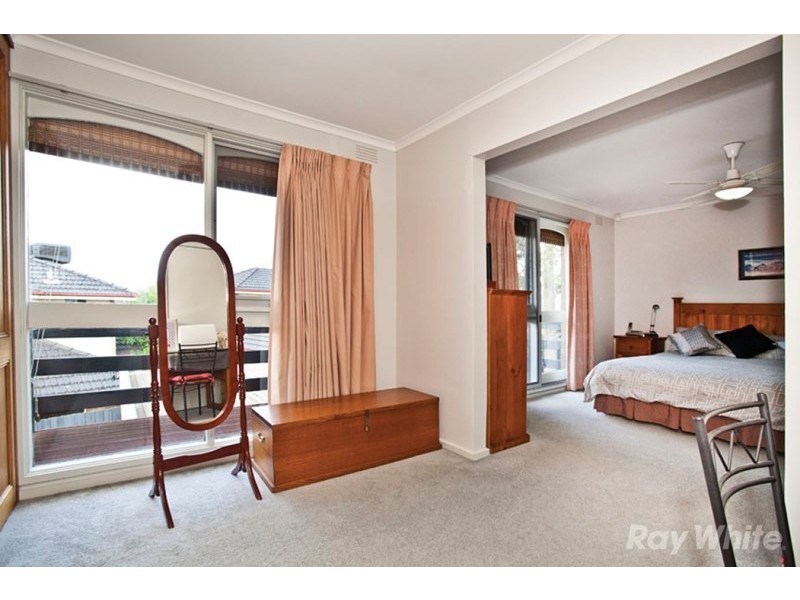 10 Newton Grove, Glen Waverley VIC 3150