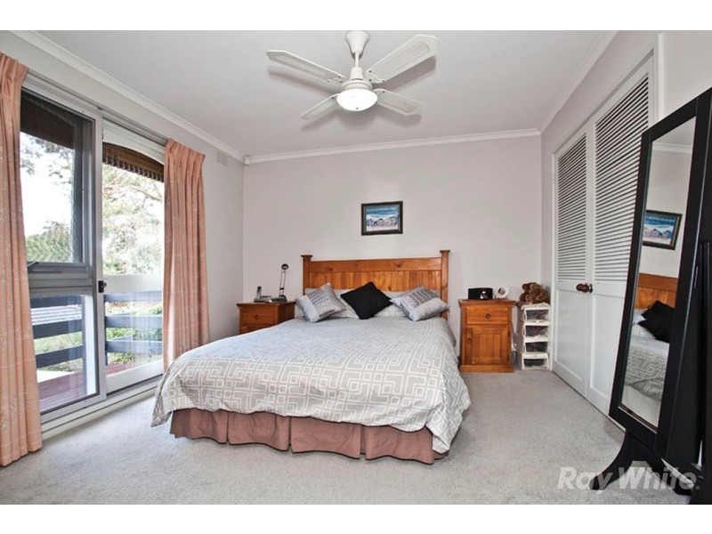 10 Newton Grove, Glen Waverley VIC 3150