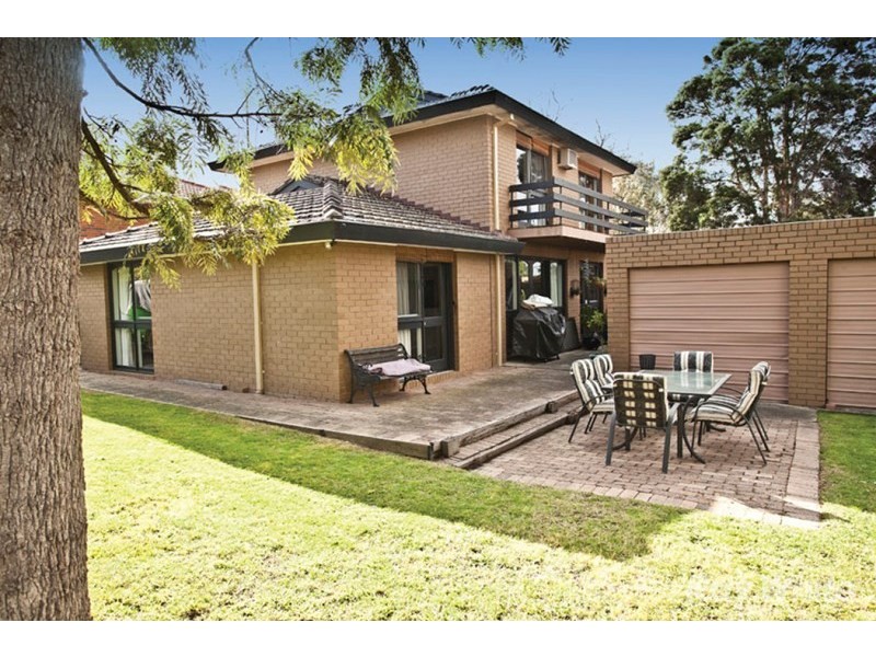 10 Newton Grove, Glen Waverley VIC 3150
