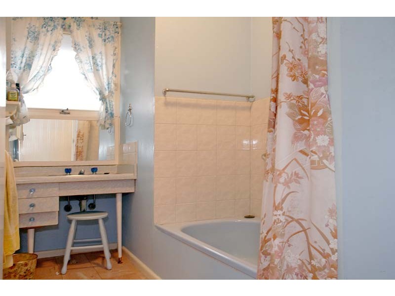 3 Kinnoull Grove, Glen Waverley VIC 3150