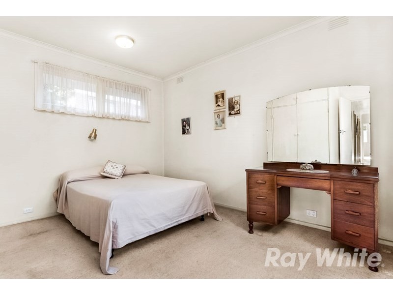 1 Betty Court, Mount Waverley VIC 3149