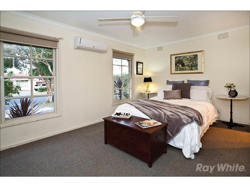 6 Dobell Court, Mulgrave VIC 3170