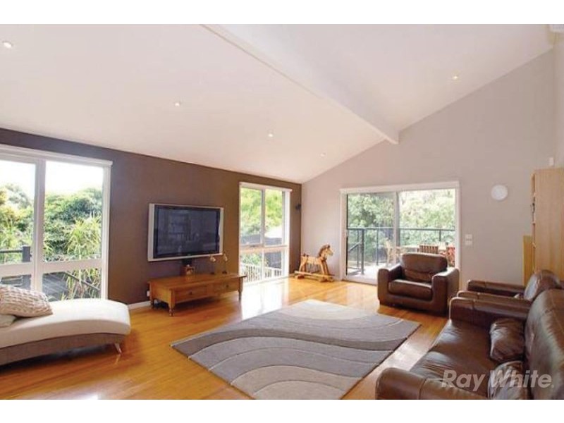 8 Greenbriar Avenue, Wheelers Hill VIC 3150