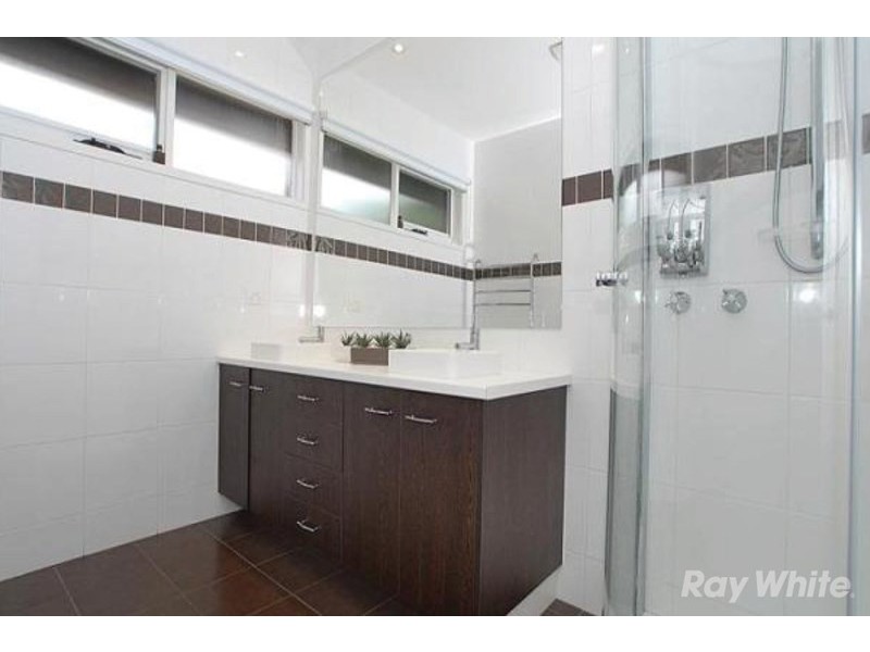 8 Greenbriar Avenue, Wheelers Hill VIC 3150