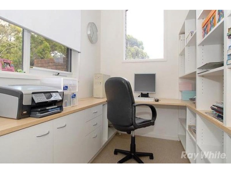 8 Greenbriar Avenue, Wheelers Hill VIC 3150