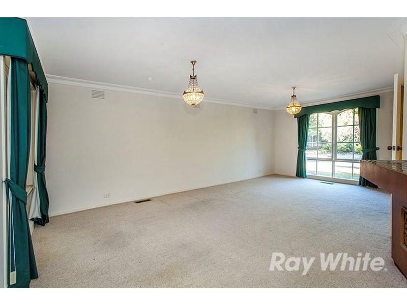 11 Crusader Crescent, Glen Waverley VIC 3150