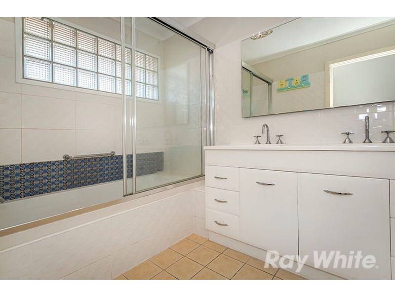 11 Crusader Crescent, Glen Waverley VIC 3150