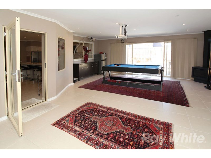 119 Herriotts Boulevard, Glen Waverley VIC 3150