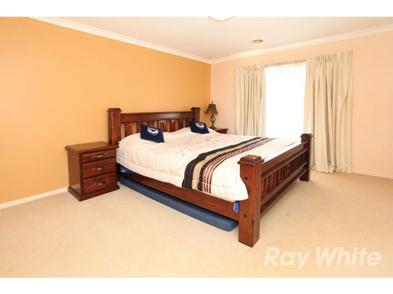 119 Herriotts Boulevard, Glen Waverley VIC 3150