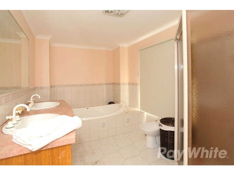 119 Herriotts Boulevard, Glen Waverley VIC 3150