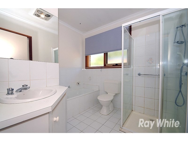 2/24 Fairhills Parade, Glen Waverley VIC 3150