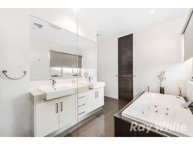 4 Marsham Road, Mount Waverley VIC 3149