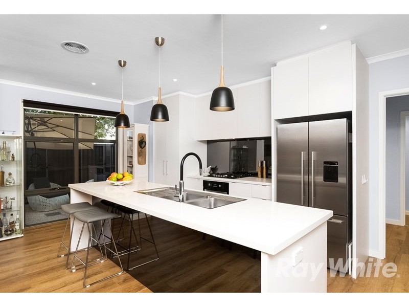 2 Rokeby Place, Mulgrave VIC 3170