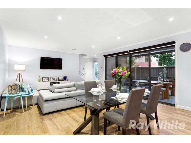 2 Rokeby Place, Mulgrave VIC 3170