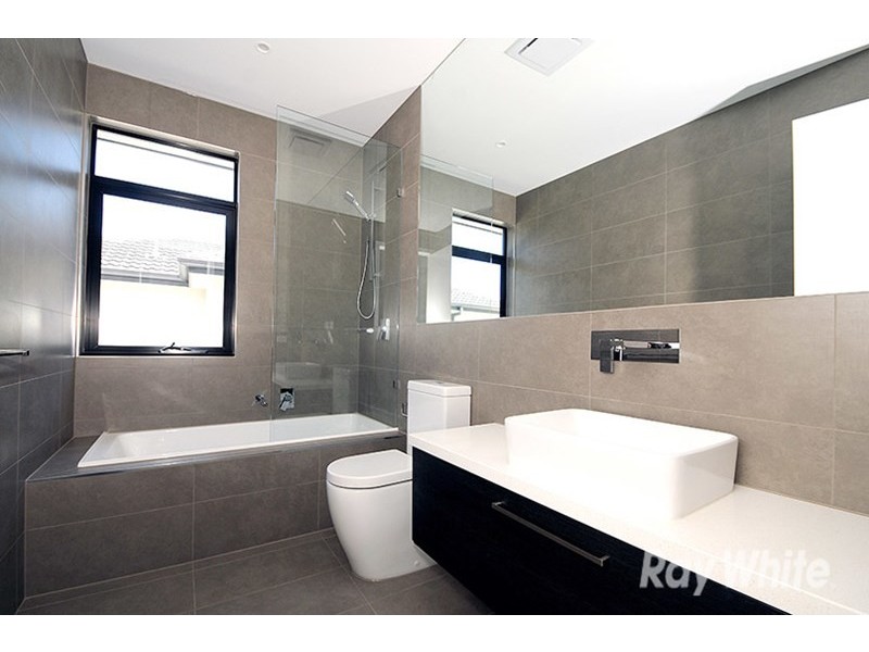 9D Joyce Avenue, Glen Waverley VIC 3150