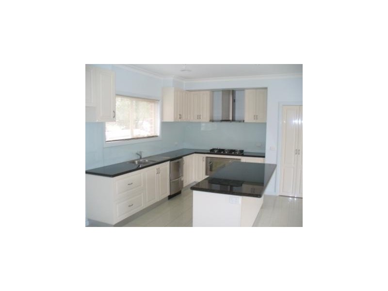 24 Lincoln Avenue, Glen Waverley VIC 3150