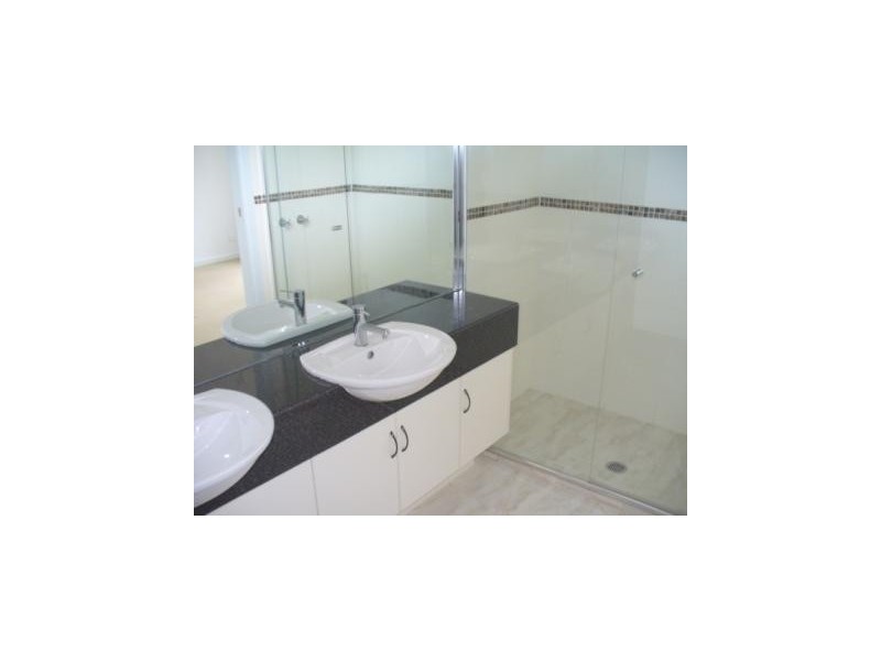 24 Lincoln Avenue, Glen Waverley VIC 3150