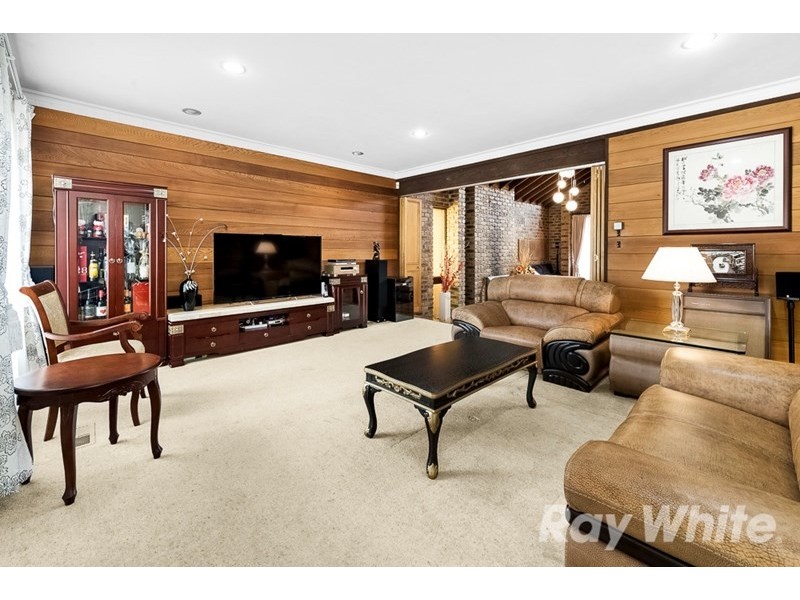 49 Delmore Crescent, Glen Waverley VIC 3150