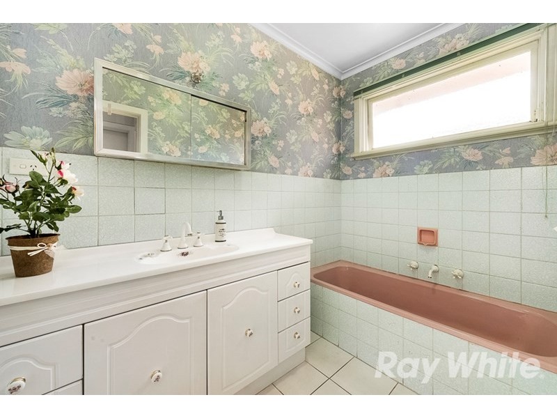 49 Delmore Crescent, Glen Waverley VIC 3150