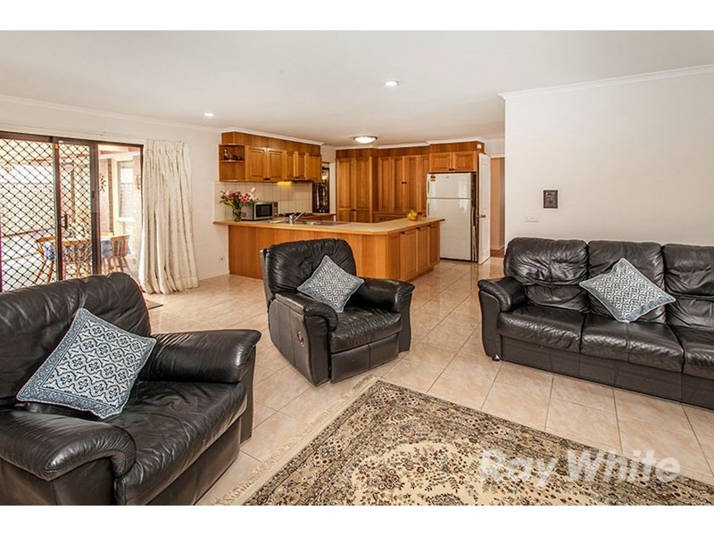 15 Calderwood Avenue, Wheelers Hill VIC 3150