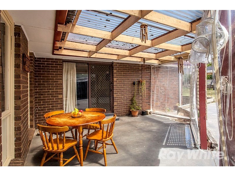 15 Calderwood Avenue, Wheelers Hill VIC 3150