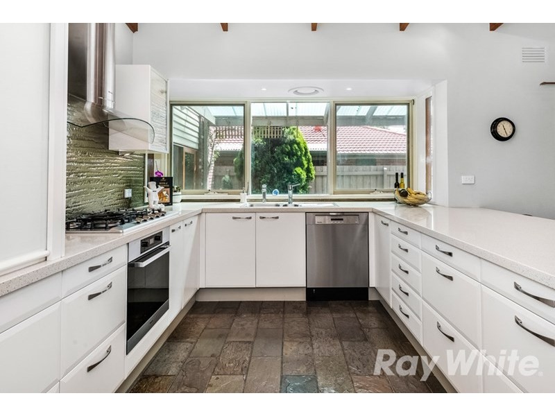 20 King Arthur Drive, Glen Waverley VIC 3150