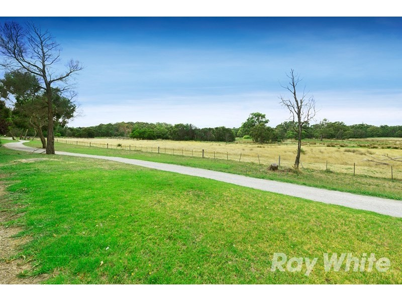 20 King Arthur Drive, Glen Waverley VIC 3150