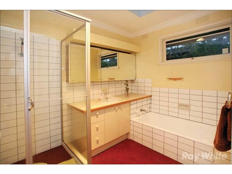 709 Ferntree Gully Road, Glen Waverley VIC 3150