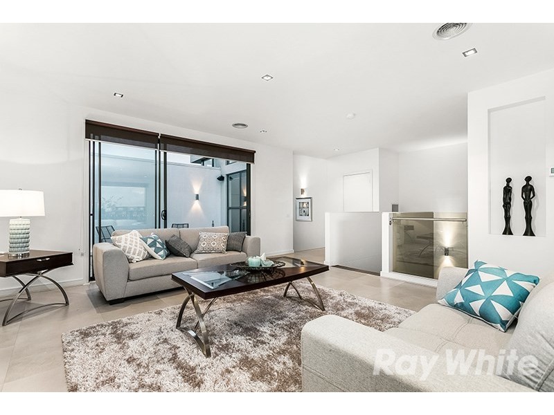 46 Waverley Park Drive, Mulgrave VIC 3170