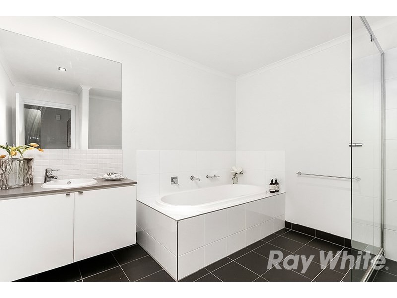 46 Waverley Park Drive, Mulgrave VIC 3170