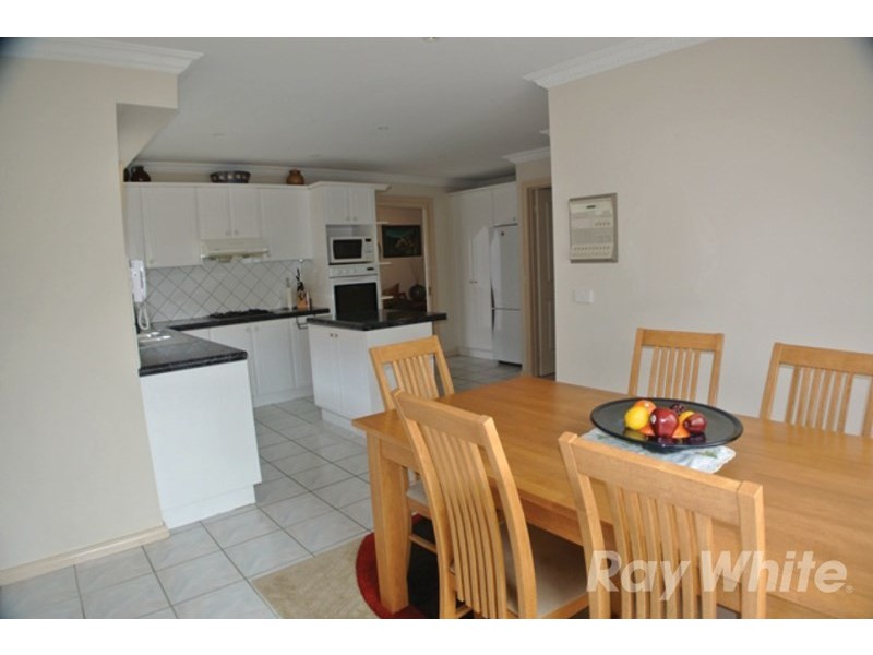 3 Dorrington Drive, Mount Waverley VIC 3149