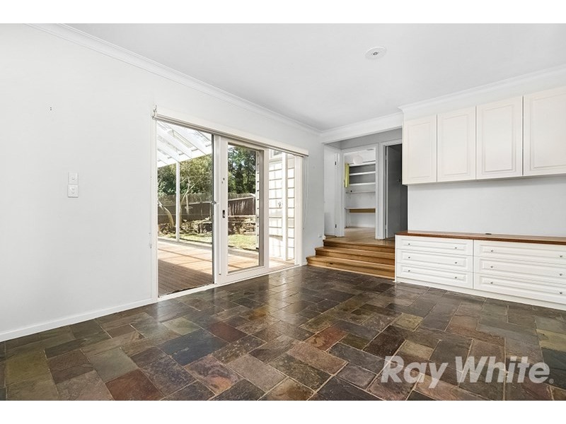 6 Miller Crescent, Mount Waverley VIC 3149