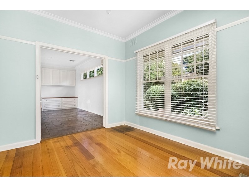 6 Miller Crescent, Mount Waverley VIC 3149
