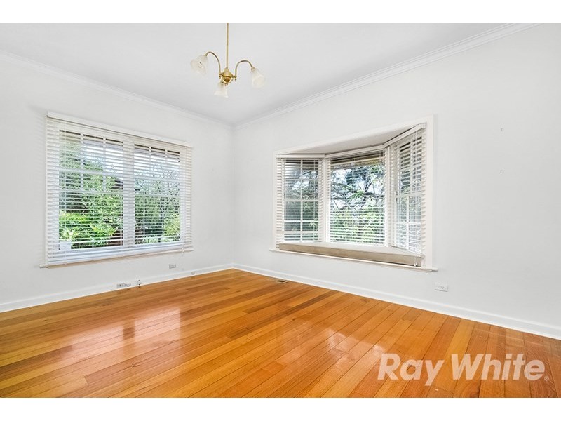 6 Miller Crescent, Mount Waverley VIC 3149