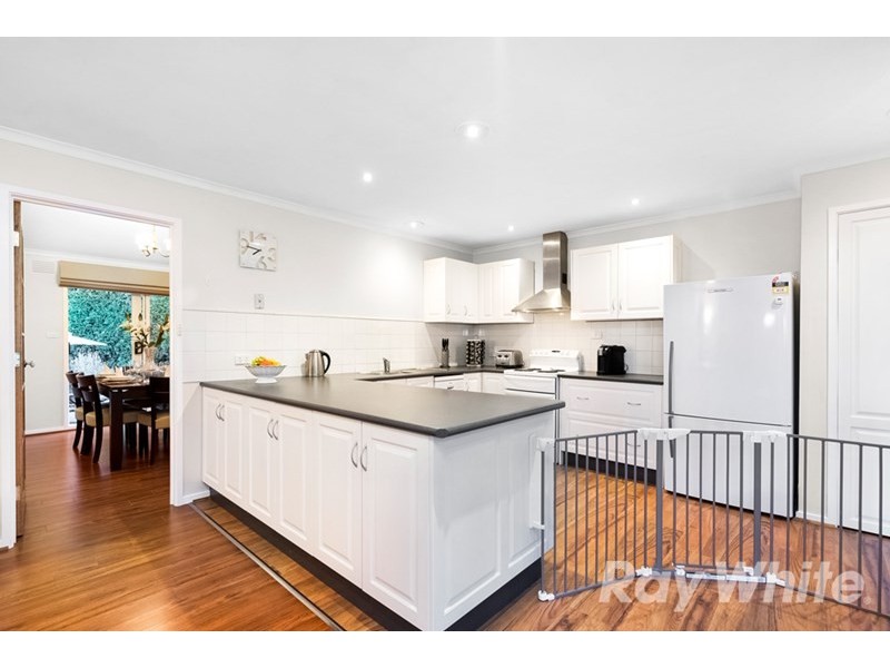 9 Hailsham Court, Mulgrave VIC 3170