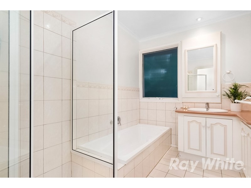 9 Hailsham Court, Mulgrave VIC 3170