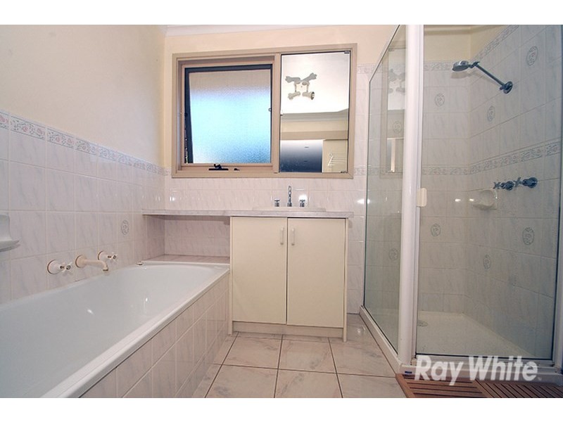 28 Ferres Court, Glen Waverley VIC 3150