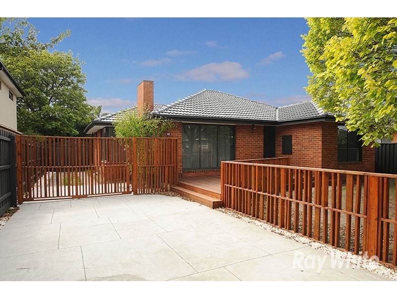 12 Rivett Crescent, Mulgrave VIC 3170