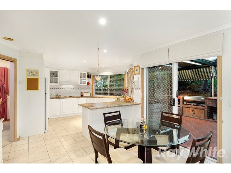 4 Blanton Drive, Mulgrave VIC 3170