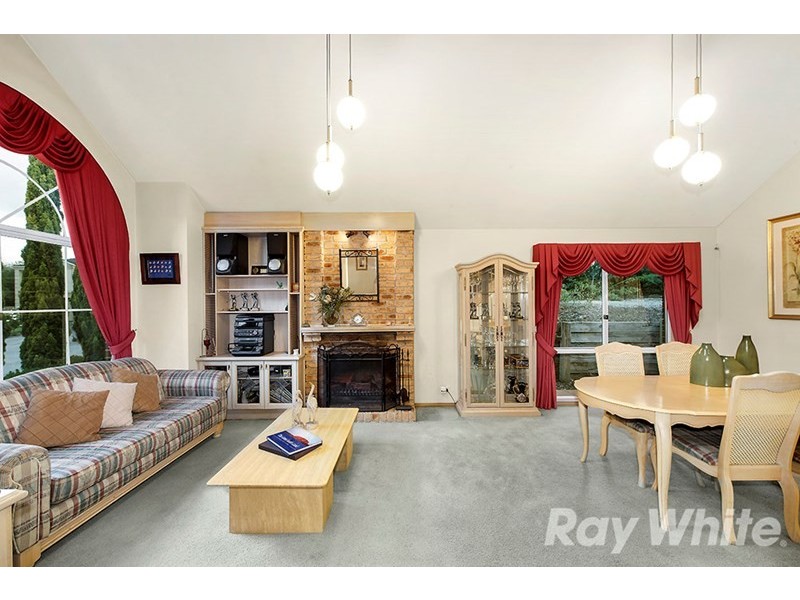 4 Blanton Drive, Mulgrave VIC 3170