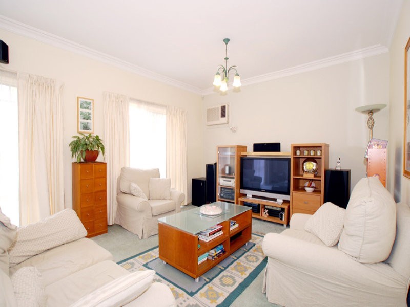 24 Aurisch Avenue, Glen Waverley VIC 3150