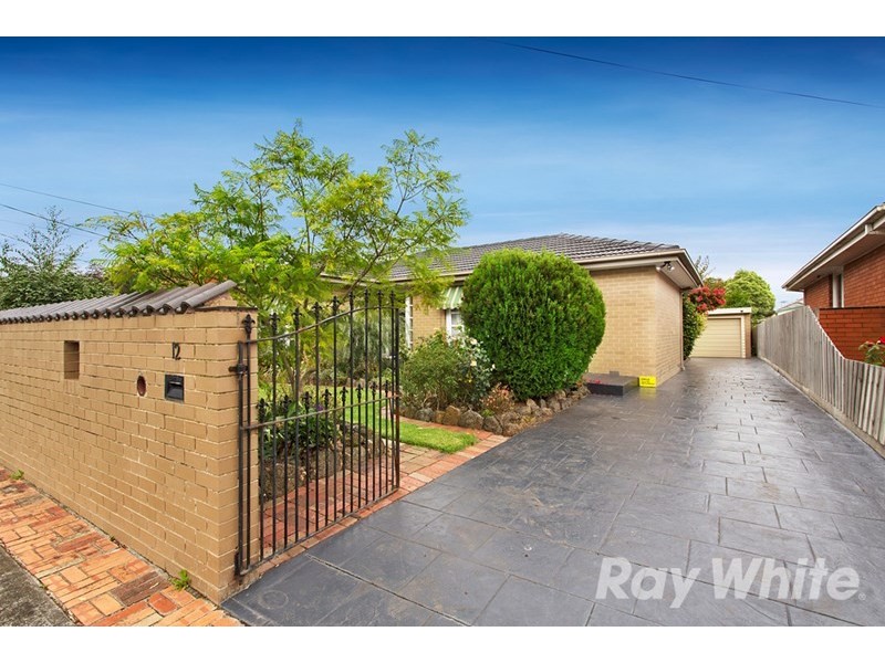 12 Robinlee Avenue, Burwood East VIC 3151