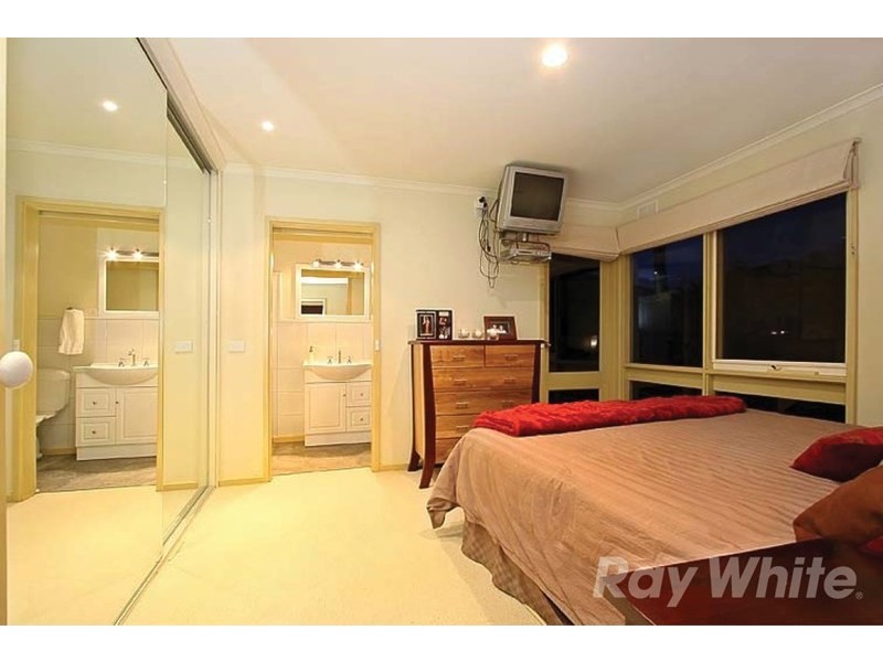 3 Chivalry Avenue, Glen Waverley VIC 3150