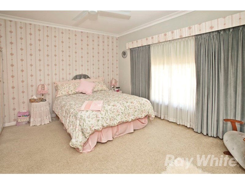 16 Allen Street, Glen Waverley VIC 3150